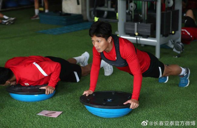 捆绑c黑袜军警gay视频
